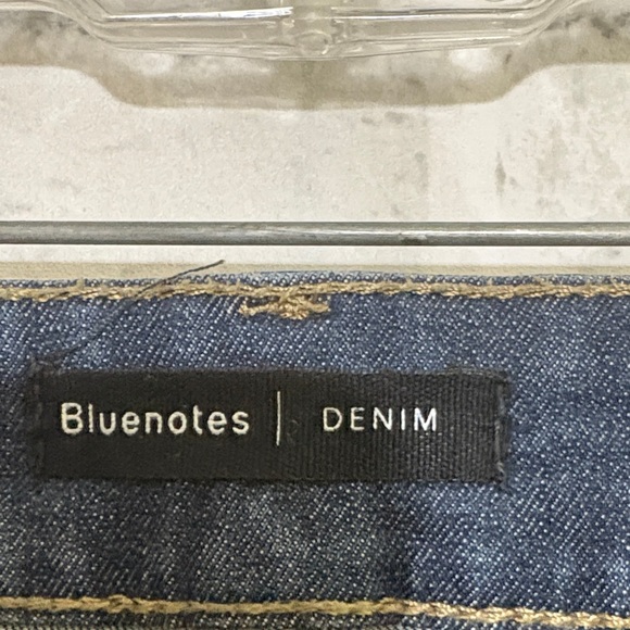 Bluenotes women’s Dark Blue Bermuda Jean short, size 30 - Picture 2 of 8